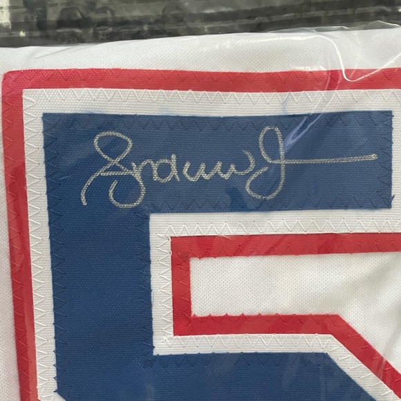 Andruw Jones Autographed Jersey - Picture 3 of 3